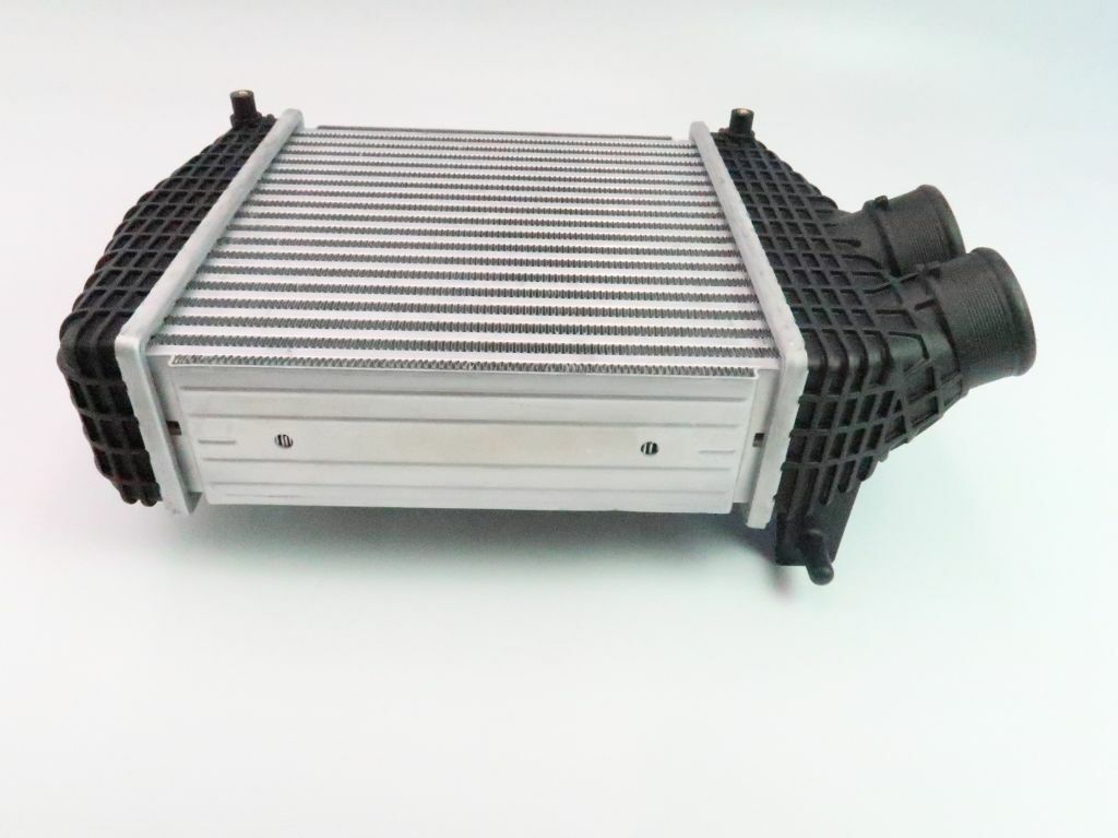 Maserati Ghibli Quattroporte Levante left driver side intercooler 839
