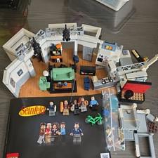 LEGO Ideas: Seinfeld 21328 complete 5 minifig...