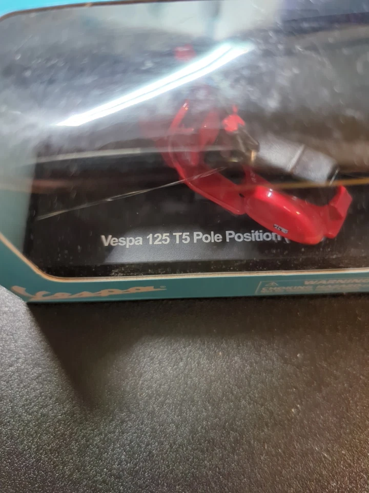Vespa 125 T5 Pole Position (1985) Motorscooter 1:32 scale - Image 2 of 3
