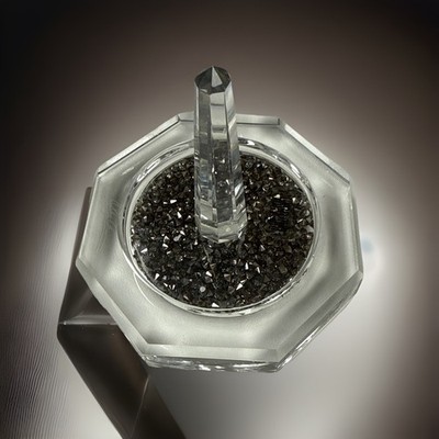 NEW OLEG CASSINI CLEAR,GRAY CRYSTAL HEMETITE OCTAGON SHAPE JEWELRY RING HOLDER