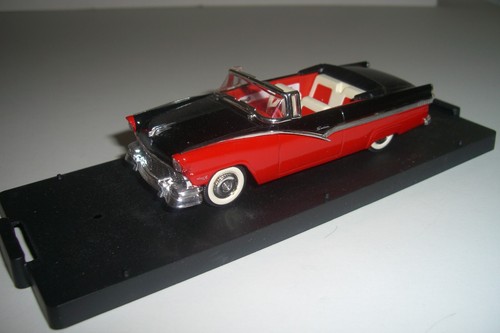 VITESSE 1/43 - 462 FORD FAIRLANE 1956 CONVERTIBLE -BLACK/RED