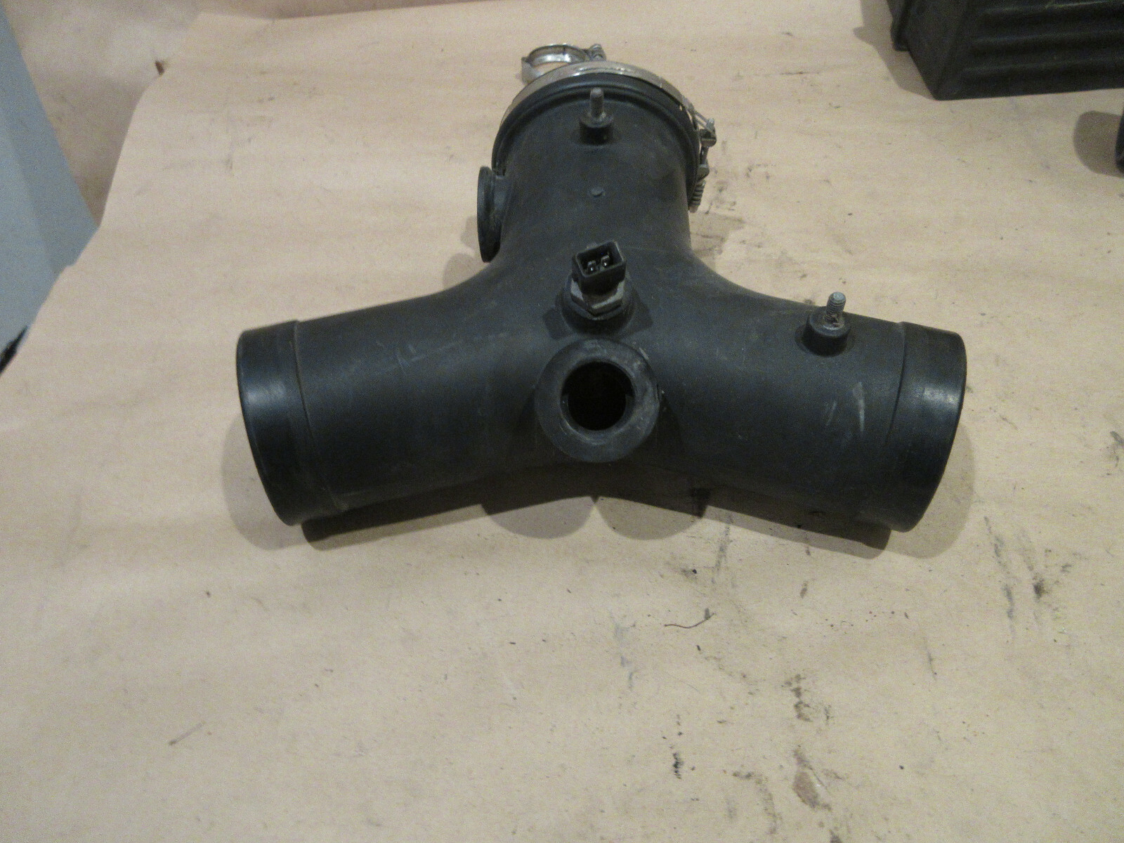 Ferrari 355 - Y Air Pipe/ Air Delivery Tube - P/N 164225