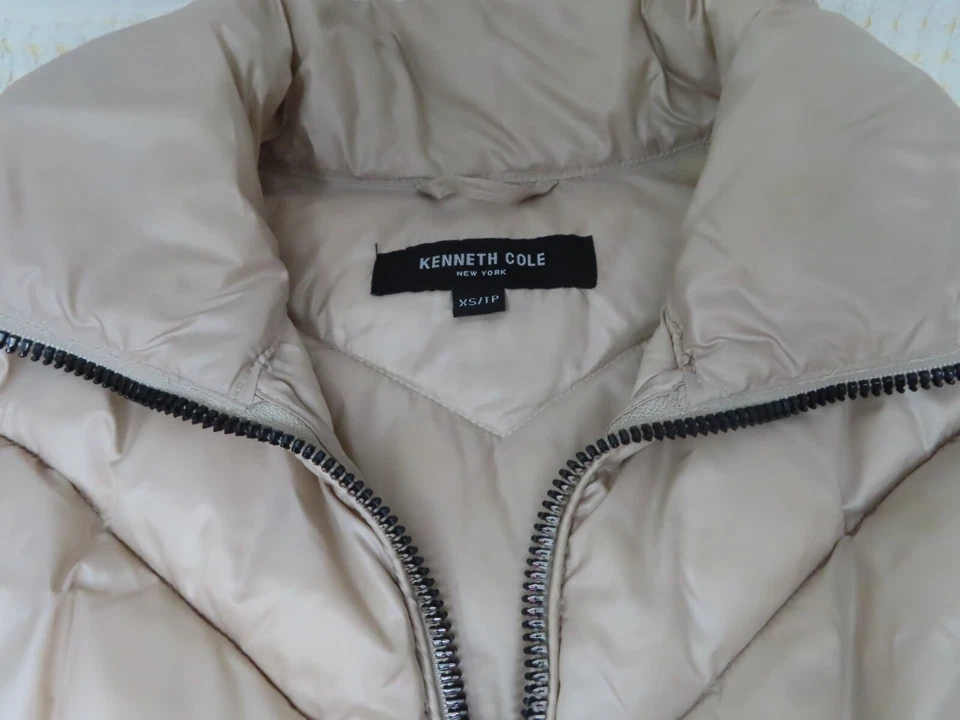 Abrigo Kenneth Cole Puffer Juvenil Niña XS Beige Foto 2 de 4