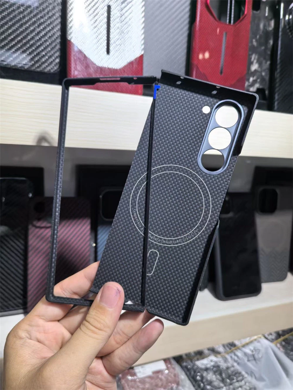 Magnetic Aramid Carbon Fiber Case For Samsung Galaxy Z Fold6 Matte Armor Cover - Picture 4 of 17