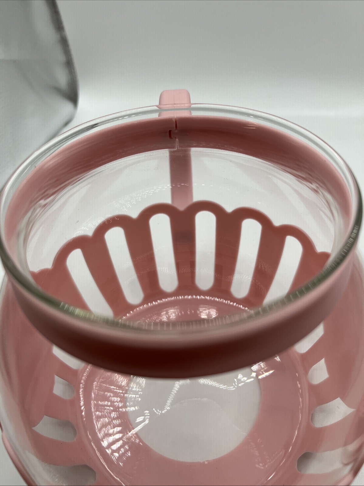 Paris Hilton Microwave Popcorn Popper, Dishwasher Safe, 3.3-Quart, Pink, New