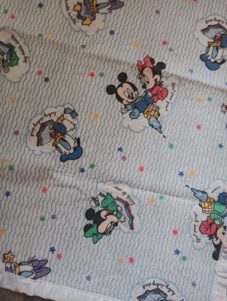 De colección. Dundee Disney Bebés Mickey Minnie Donald Nubes Estrellas Manta Bebé 35x45 Foto 2 de 4