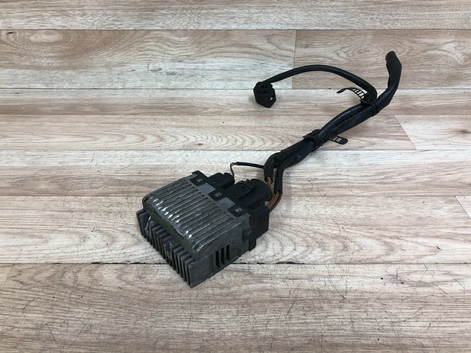 奥迪 RS6 原始设备制造商前辐射冷却风扇电阻控制模块 4.2L 2003-2004 — 第 2/4 张图片