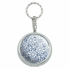 Delicate Hand-Drawn Lace Pattern Hearts Portable Travel Ashtray Keychain