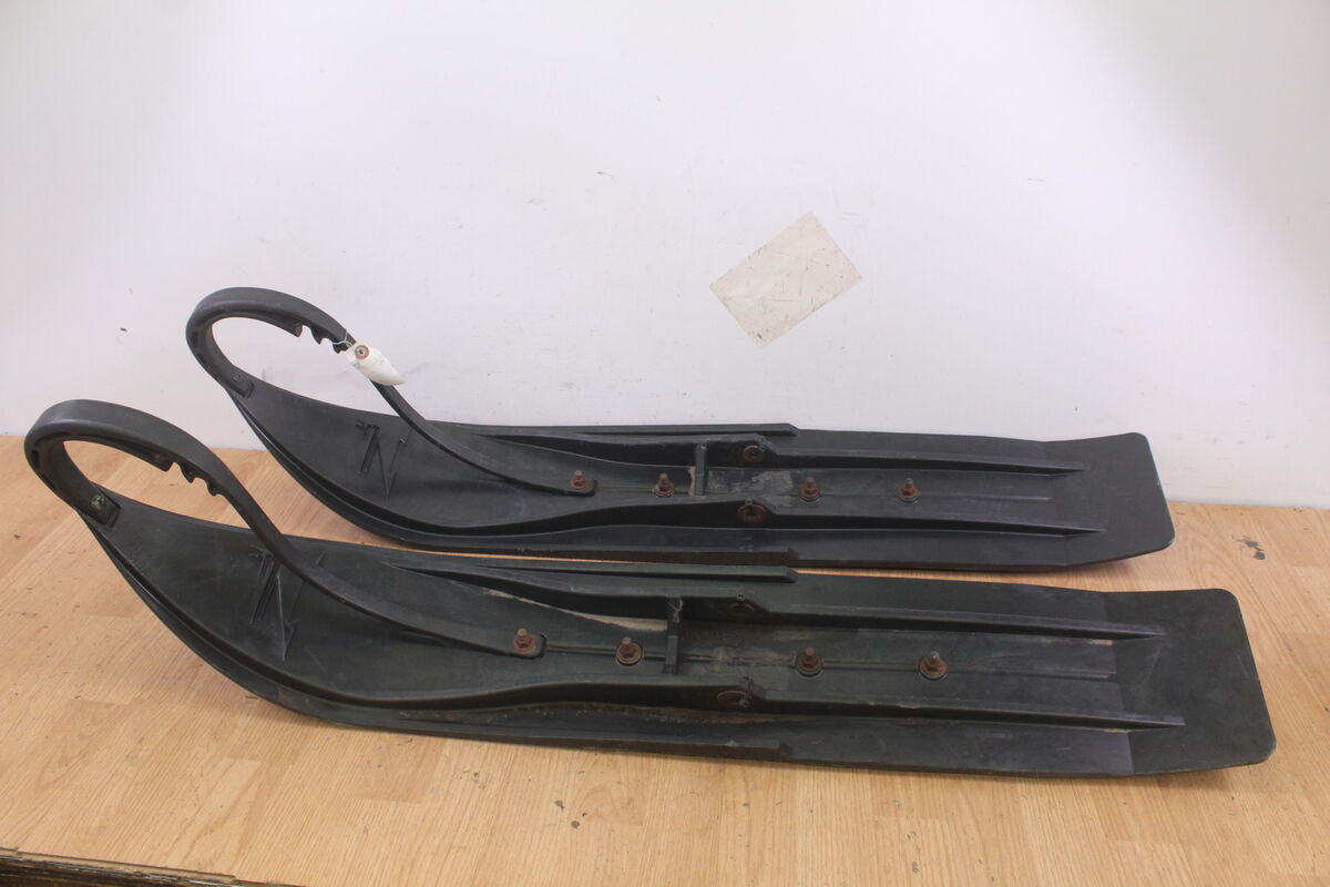 2006 Yamaha Apex Mountain Skis AFTERMARKET POWDER HOUND - 8 2006 Yamaha Apex Mountain Skis AFTERMARKET POWDER HOUND - 8