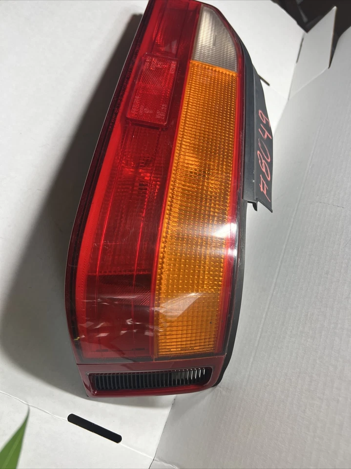 Acura Legend 1987-1989 cupé de 2 puertas pasajero RR bonito. envuelto en estantería desde 1989 Foto 2 de 4