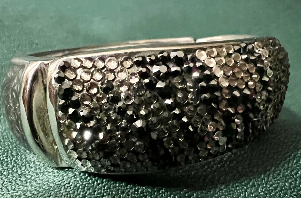 JUDITH LEIBER HINGED MAGNETIC BANGLE BRACELET PAVE CRYSTALS ZEBRA DESIGN - Image 3 of 4