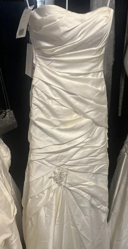 CASABLANCA BRIDAL - STYLE 2037 IVORY SATIN, FIT FLARE NEW WITH TAGS, SIZE 8  - Image 3 of 4