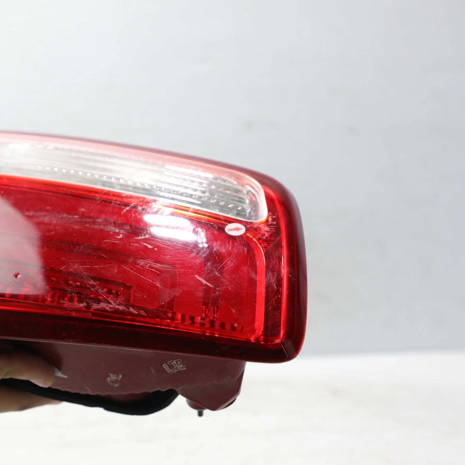 2015-2016 Kia Sedona Inner Trunk-Lid Incandescent Right Side Tail Light OEM - Image 4 of 4