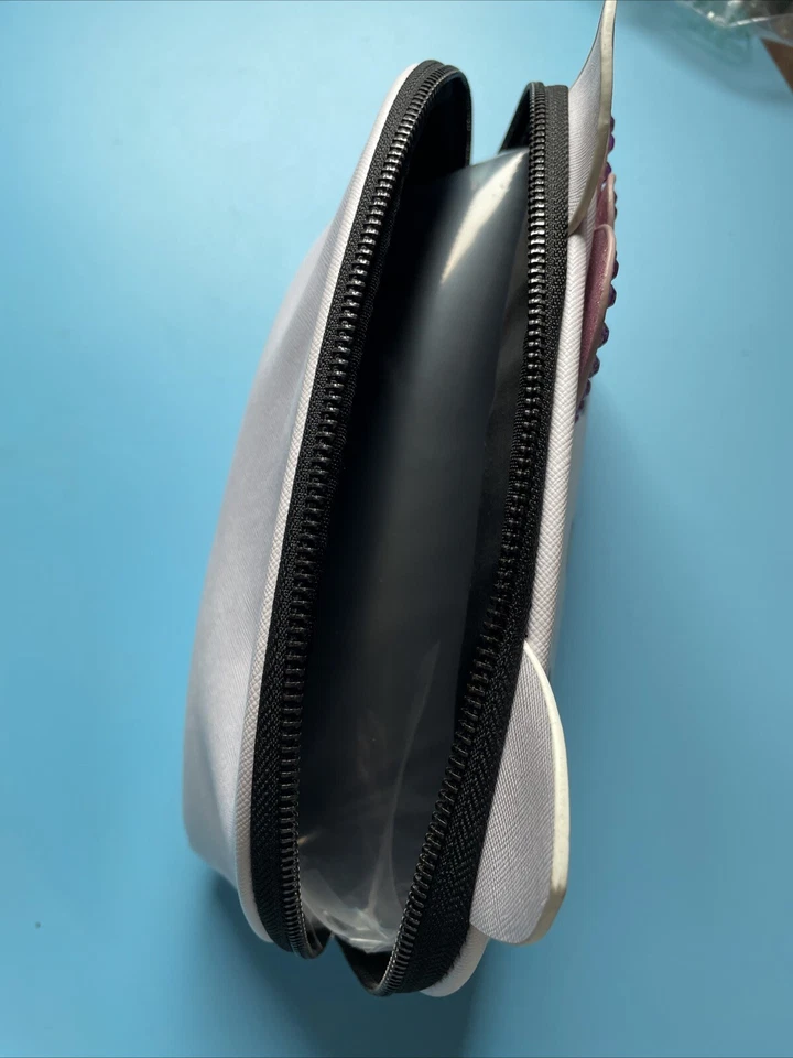 BOLSO DE COSMÉTICOS THE CREME SHOP HELLO KITTY SANRIO BLANCO Y ROSA Foto 3 de 3