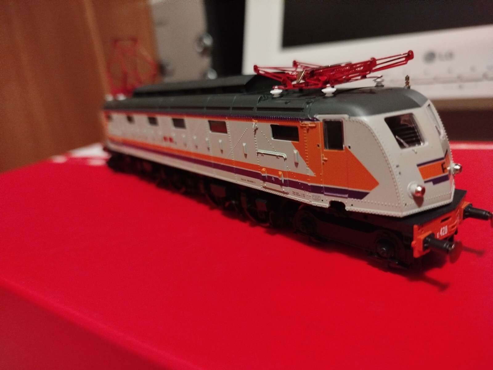 Foto 11 di 12