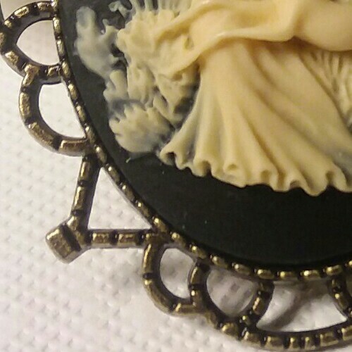 30×40 mm Weiß auf Schwarz Faux Lady Kamee, Set in 2" Messing Ton Brosche 10-11-2021 - Bild 5 von 10