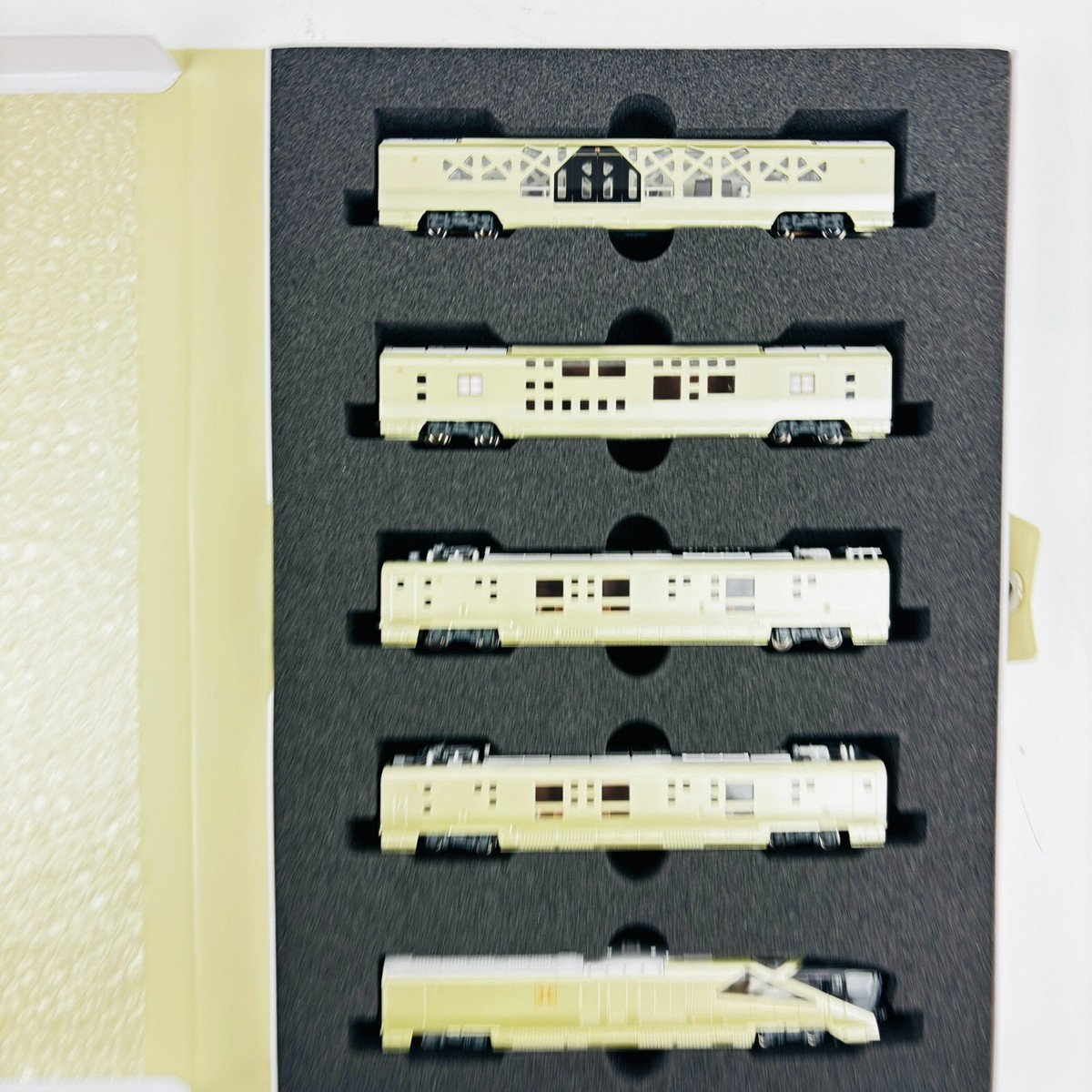 Kato TRAIN SUITE Shiki-Shima 10-Car Set N Scale Type E001 Limited