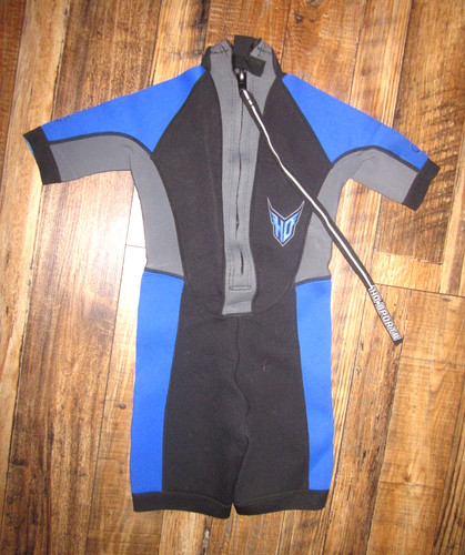 HO Sports Junior 8 AquaSeal  Boys Girls Freedom Flex Wetsuit Blue Black Shorty