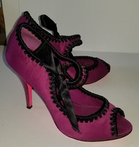 betsey johnson pink heels