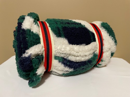 American Eagle Outfitters Sherpa Fleece Throw Blanket NWT - Picture 5 of 5