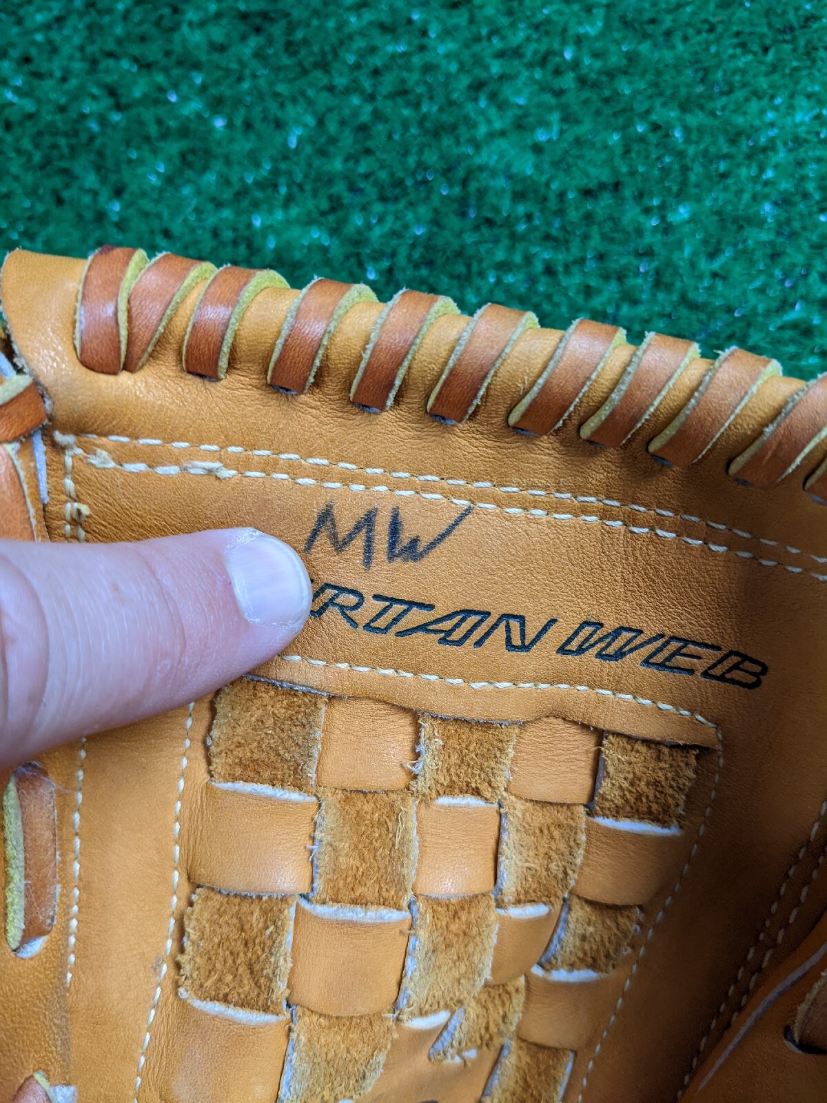 Mizuno Professional Model ~ 12 Inch MFR 1200 Baseball Glove Mitt RHT Brown 