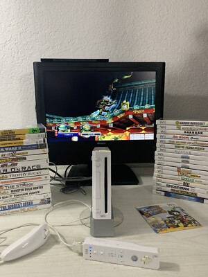 Wiiセット 任天堂 【中古】Wii ウィー 本体 リモコン4個 すぐに遊べる