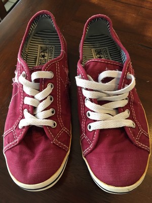 maroon womens tennis shoes