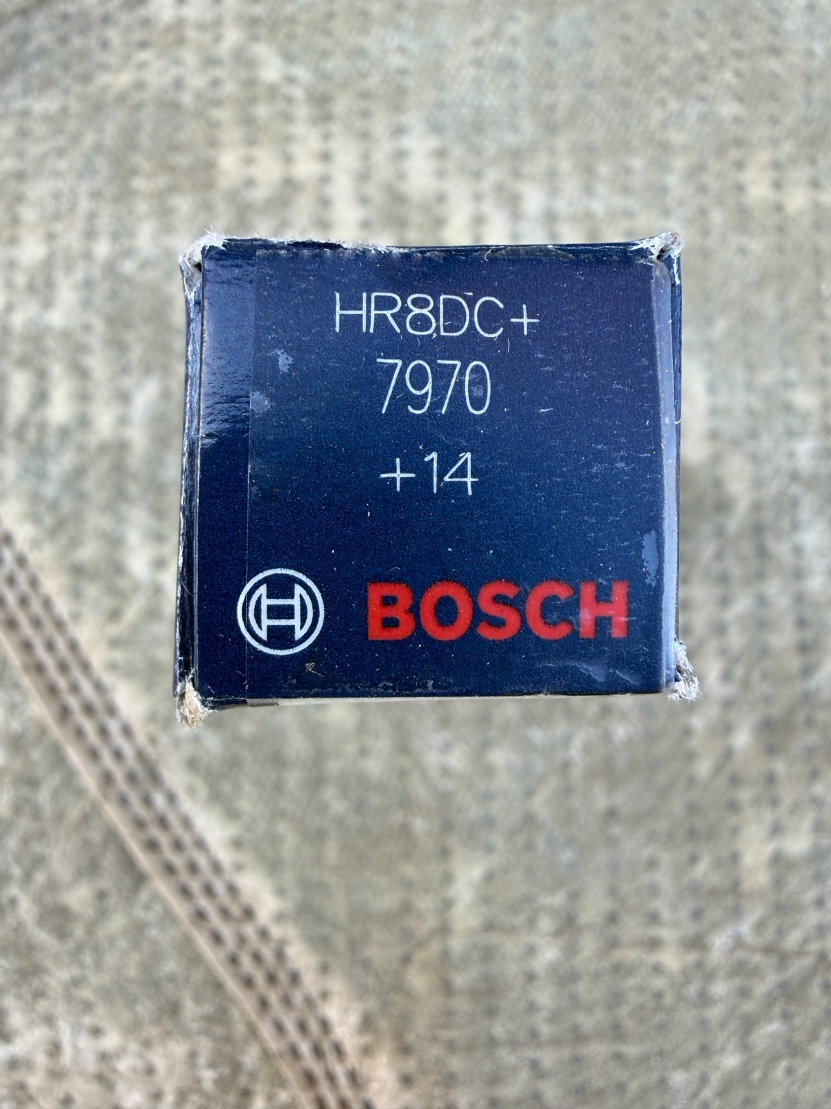 BOSCH Genuine Spark Plug For 1984-1993 Mercedes-Benz 190E 7970 4pcs HR8DC