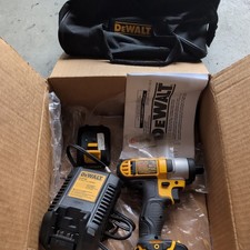 DEWALT DCF815 12V MAX 1/4" HEX IMPACT  W/ 2 BATTERIES BAG CHARGER