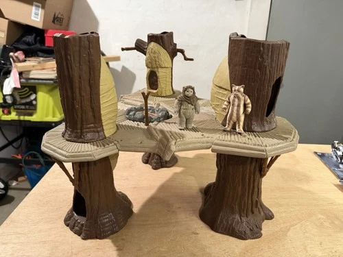 Kenner Star Wars 1983 Ewok Village Playset Vintage With 2 Ewoks NOT COMPLETE