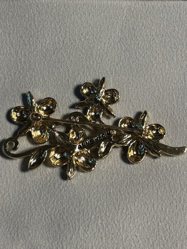 Vintage Anne Klein Stamped Gold Tone Floral Brooch with Rhinestones & Faux Pearl - Bild 4 von 4