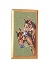 Gobelin Stickbild Pferd Fohlen Stute Hengst Mutter Vater Kind Familie Freunde