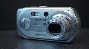 Samsung Digimax A7 7.0MP Digital Camera - Silver
