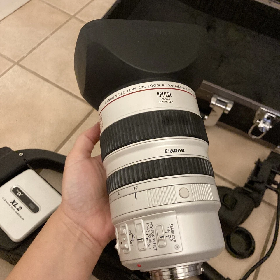 CANON XL2 Mini DV Camcorder Bundle - Image 3 of 4