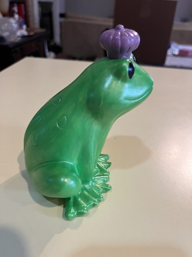 Frog piggy bank, So Cute figurine Wearing Purple Crown Prince Love - Picture 2 of 7