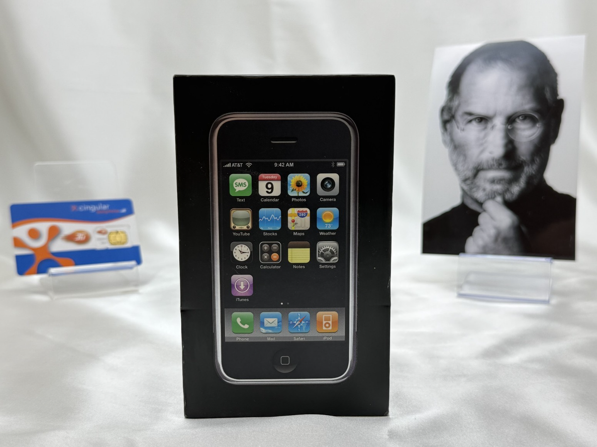 Apple iPhone 1st Generation 2G 16 GB AT&T A1203 (GSM) iOS 1.1.1