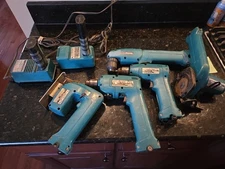 Makita 9.6v Tools, Lot of 5 multi tool set lot 5090d 6012hd 4300d da391d Charger