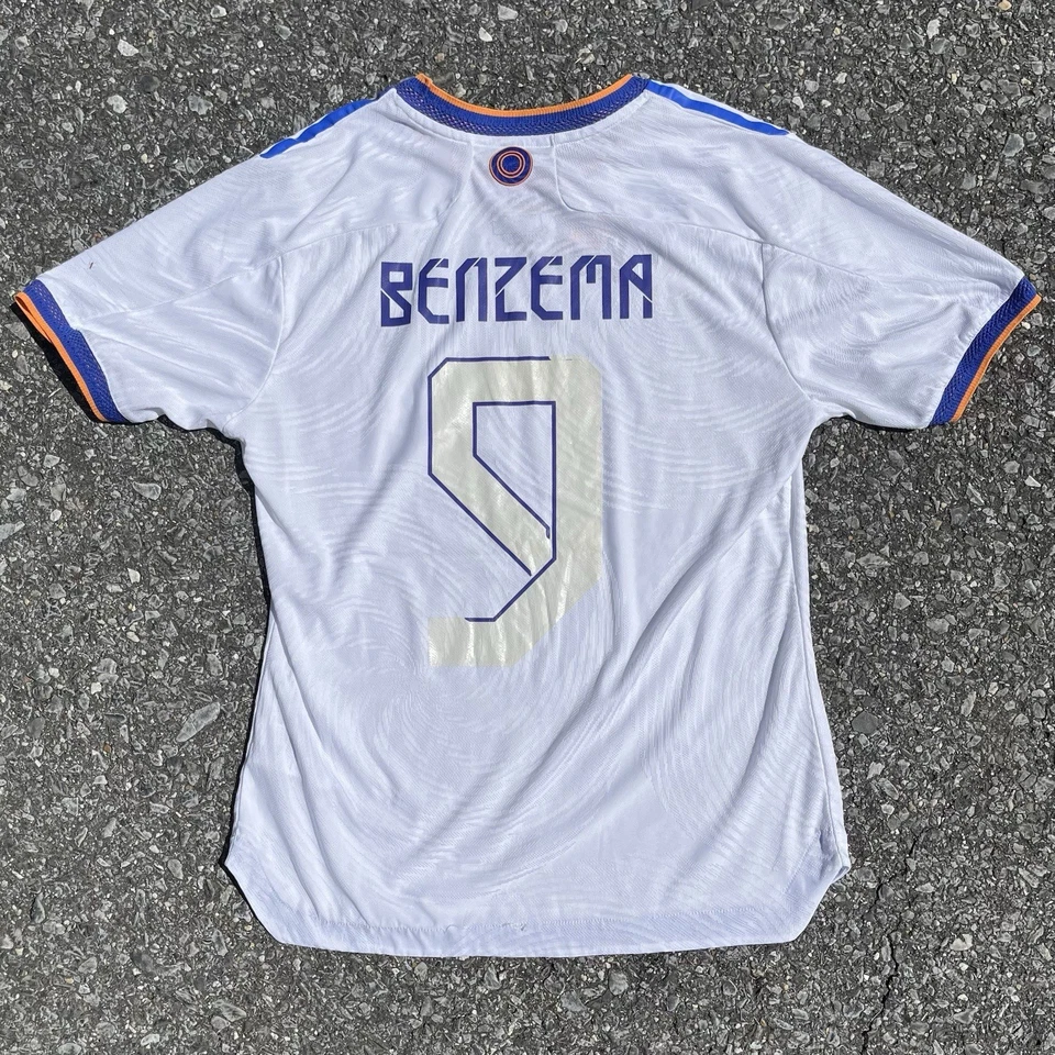 Camiseta local 2021/22 Real Madrid Champions League versión jugador #9 Benzema Foto 2 de 4