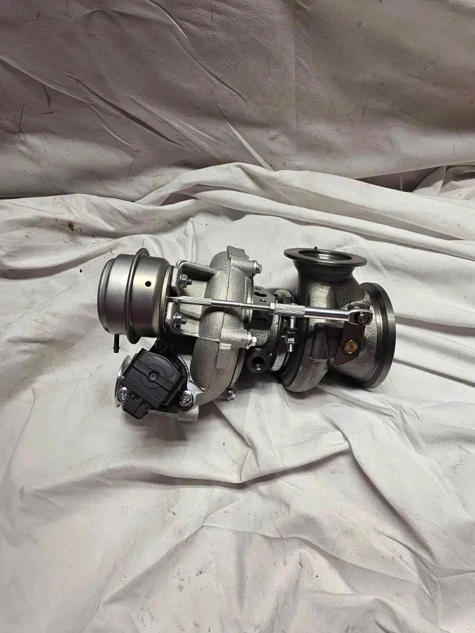Turbocompresor para BMW X5 X6 750Li 650i 550i GT xDrive Motor 4.4L 11657646092 Foto 4 de 4