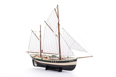 Billing Boats Dana 200 1:60 Holzbausatz Kunststoffrumpf OVP Modellbau