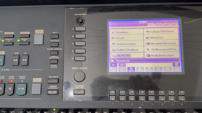 Yamaha Clavinova CVP-303 digital piano with 100+ instruments