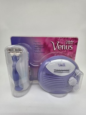 Gillette Venus women's razor with clock special set. NOS 