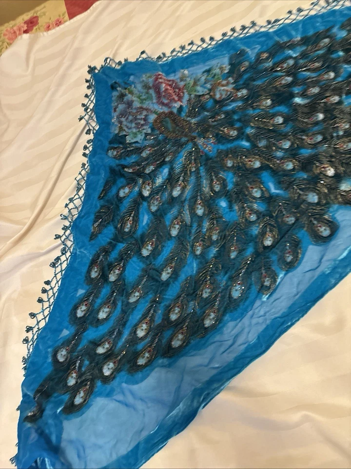 Kirk's Folly Cuentas Triangular Terciopelo Seda Pavo Real Bufanda Chal Envoltura Azul Foto 2 de 4