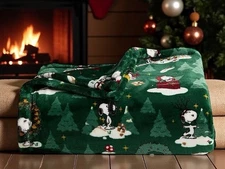 Throw Blanket Peanuts Snoopy Christmas Green 60x72 Oversized Plush