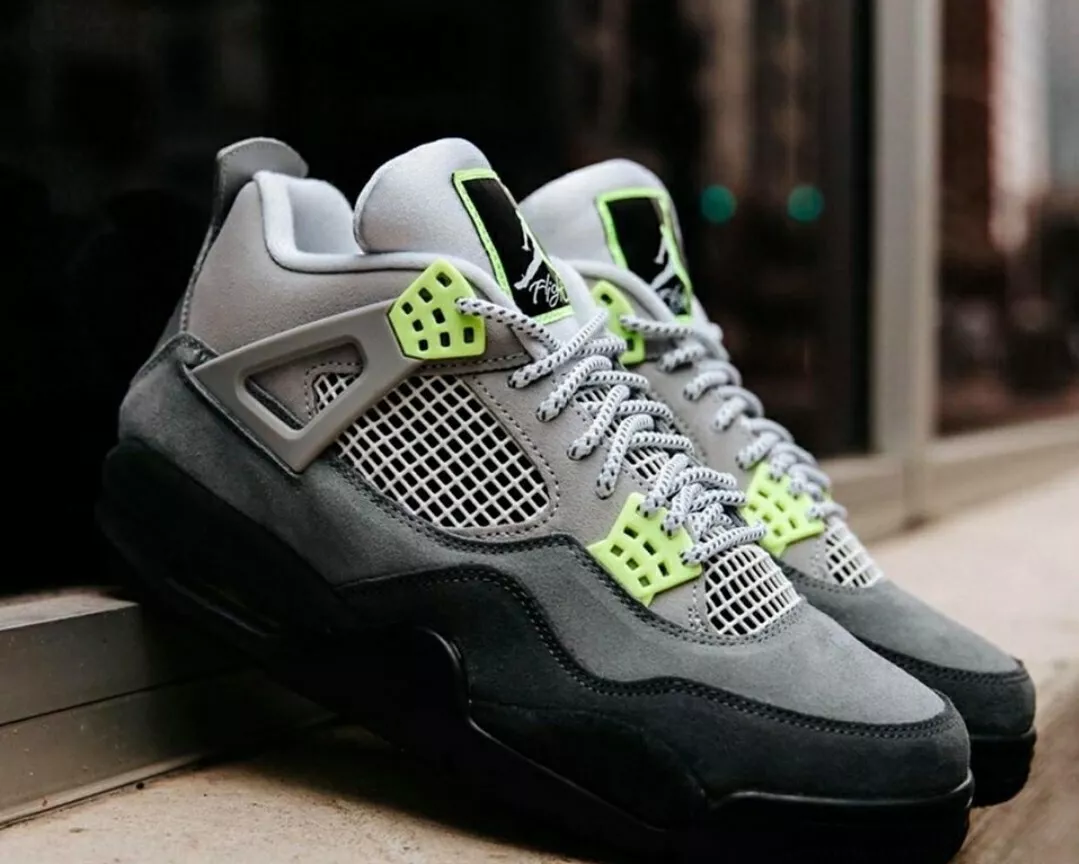 Air Jordan 4 SE Smoke Grey FQ7928-001