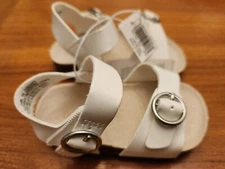 NEW Old Navy Baby Girls 3-6 MONTHS Earth Sandals WHITE Faux Leather #31822