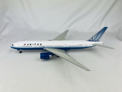 RARE UNITED AIRLINES GEMINI JETS 1:200 BOEING 777-200ER G2UAL147 BLUE TULIP TAIL - Picture 15 of 19