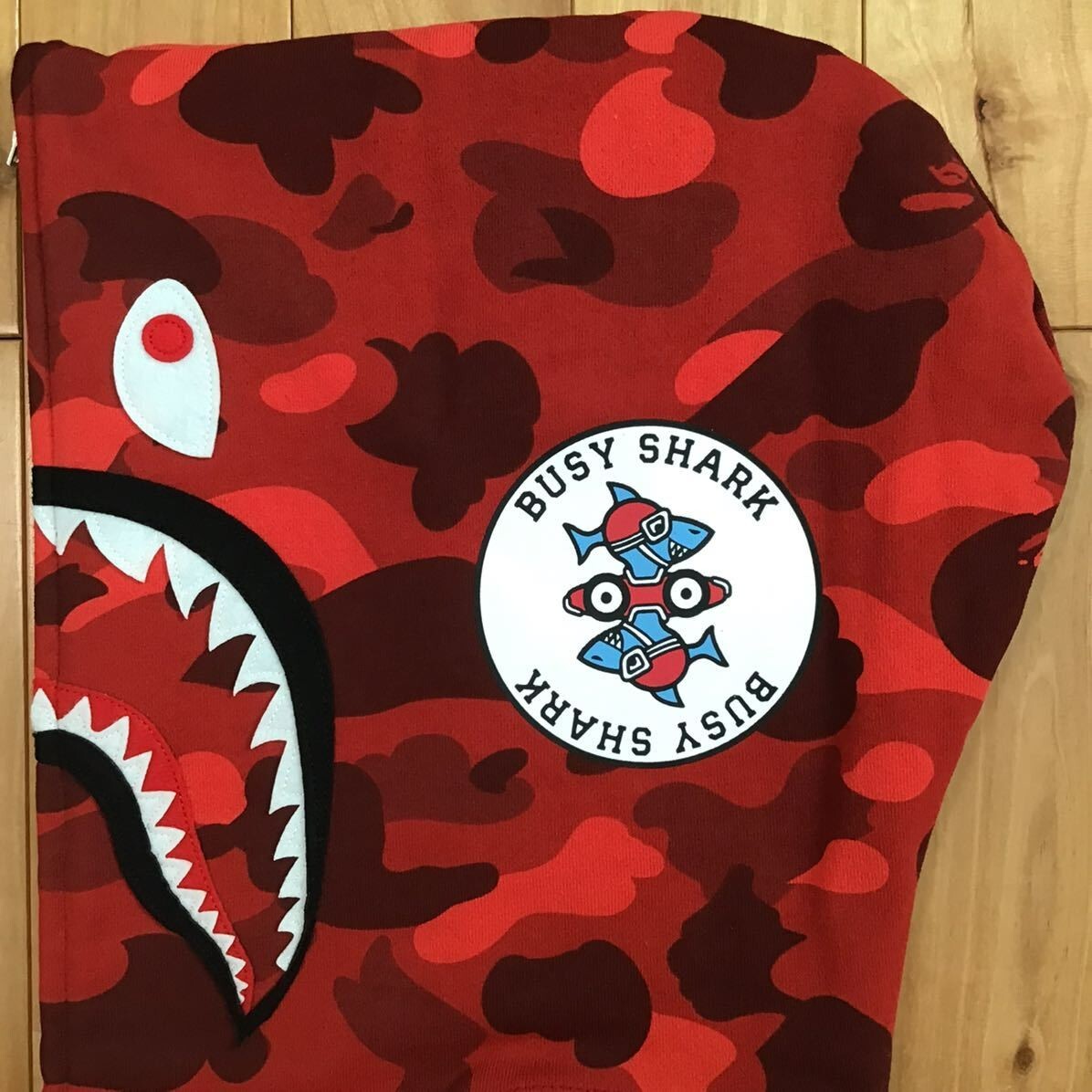 即完 BAPE COLOR CAMO SHARK HOODIE RED L BAPE Red x 1st camo shark full zip hoodie A Bathing Ape Size