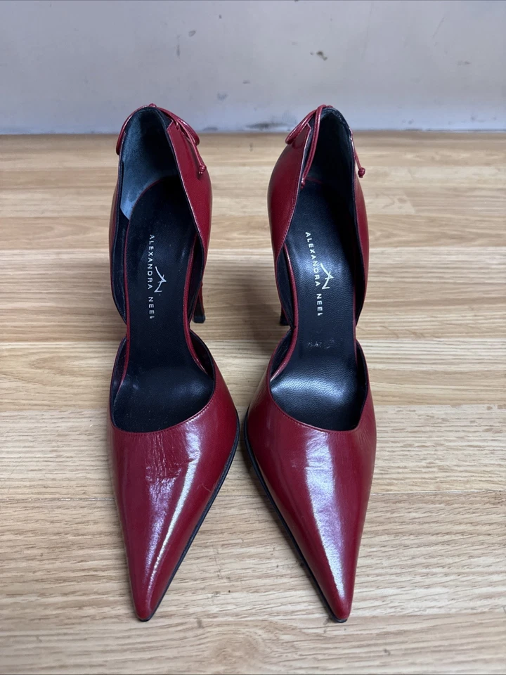 Tacones Alexandra Neel de cuero rojo con cordones en la espalda para mujer talla 37,5 o talla 7 de EE. UU. Foto 2 de 4