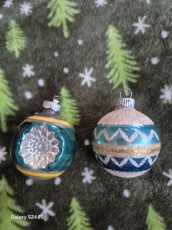 Lot Of 2 Vintage Christmas Ornaments One Shiny Brite  Ball One Indented  One Bid